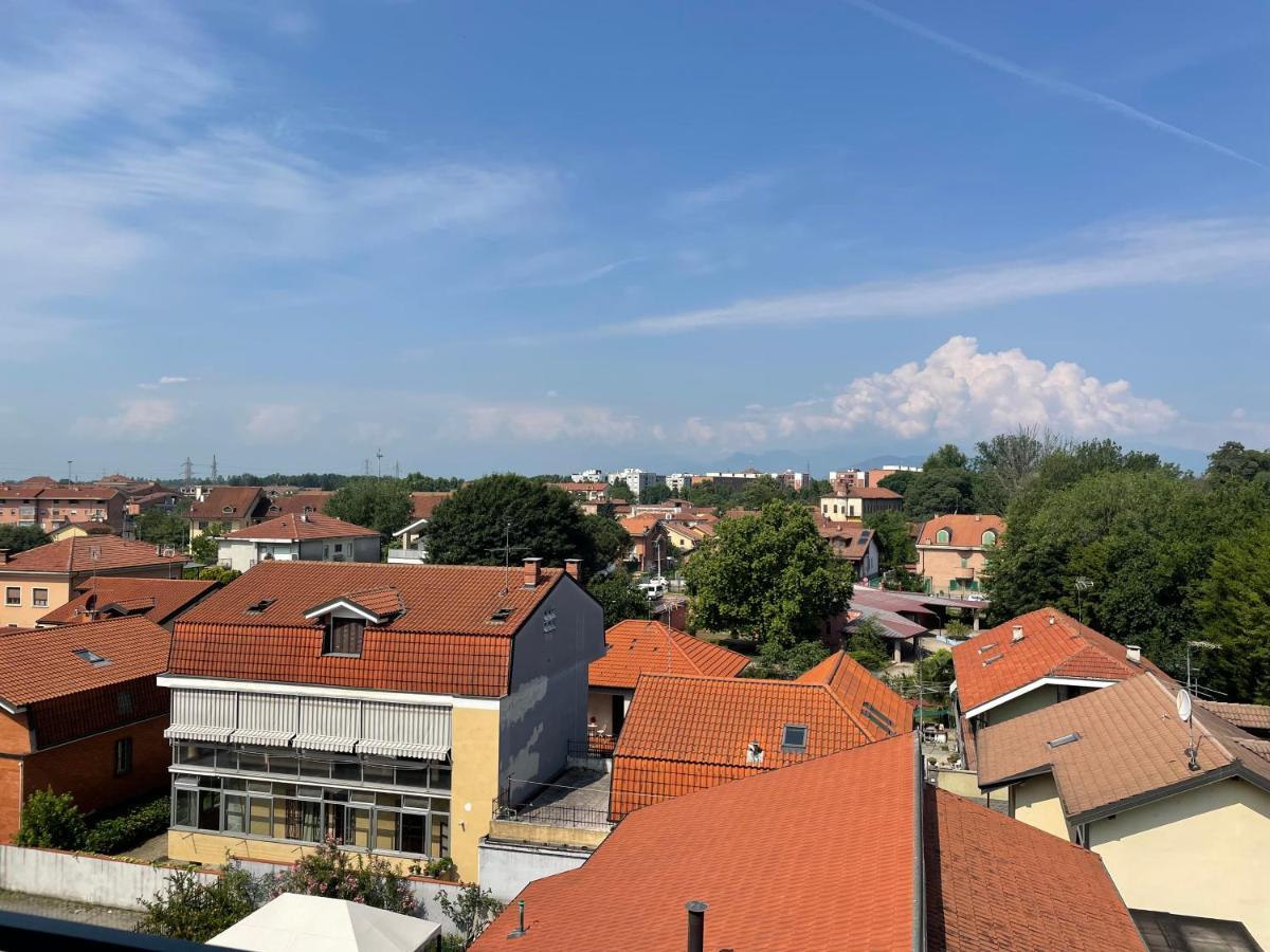 Rosa Vacanza E O Lavoro Nichelino Buitenkant foto
