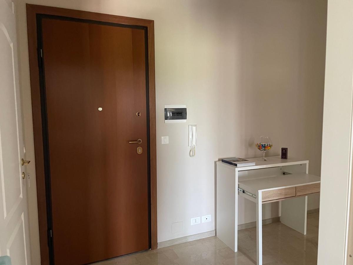 Rosa Vacanza E O Lavoro Nichelino Buitenkant foto